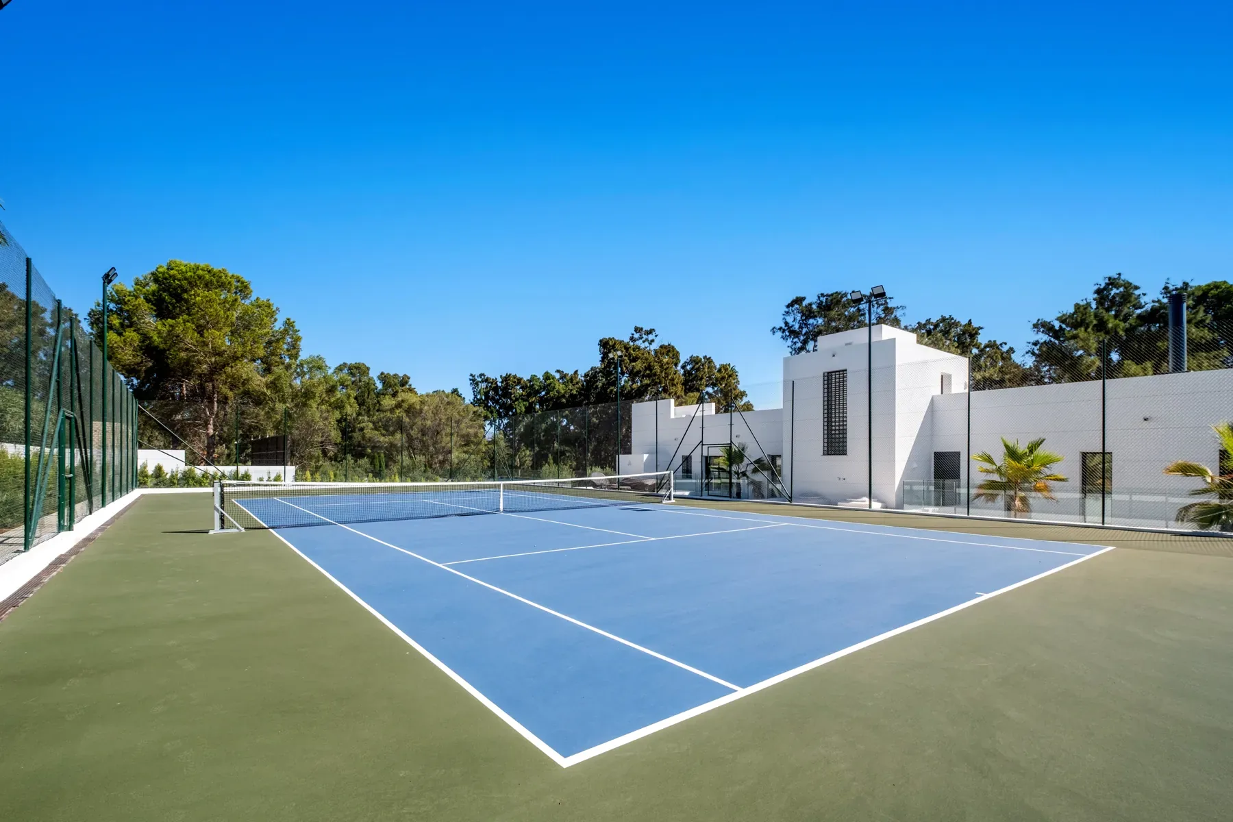 Villa Byblos, Sotogrande: Private rooftop tennis court Villa Byblos, Sotogrande: Private rooftop tennis court